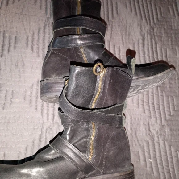 Fiorentini Baker Italy Black Leather Buckle Boots - Picture 16 of 16